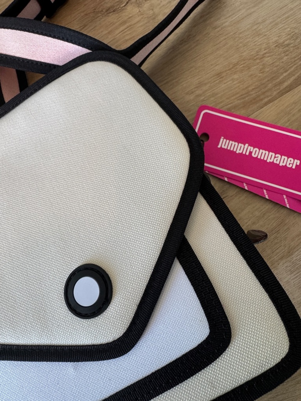 Jump From Paper Fun and Playful 2D Shoulder Bag NWT - Picture 3 of 10